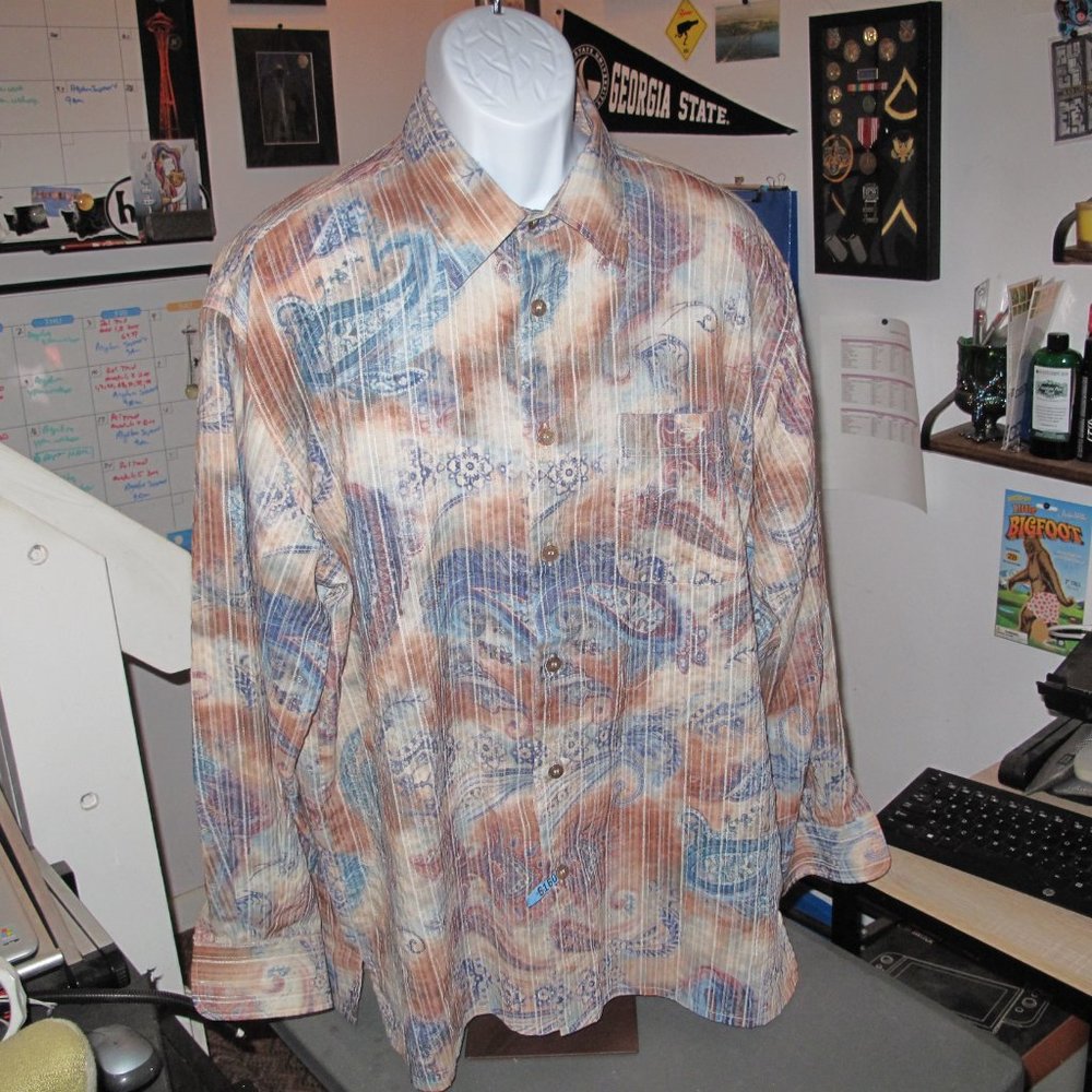 Sized 45/46 XXL Men's Georg Roth of Germany Long Sleeved Casual Dress Shirt.